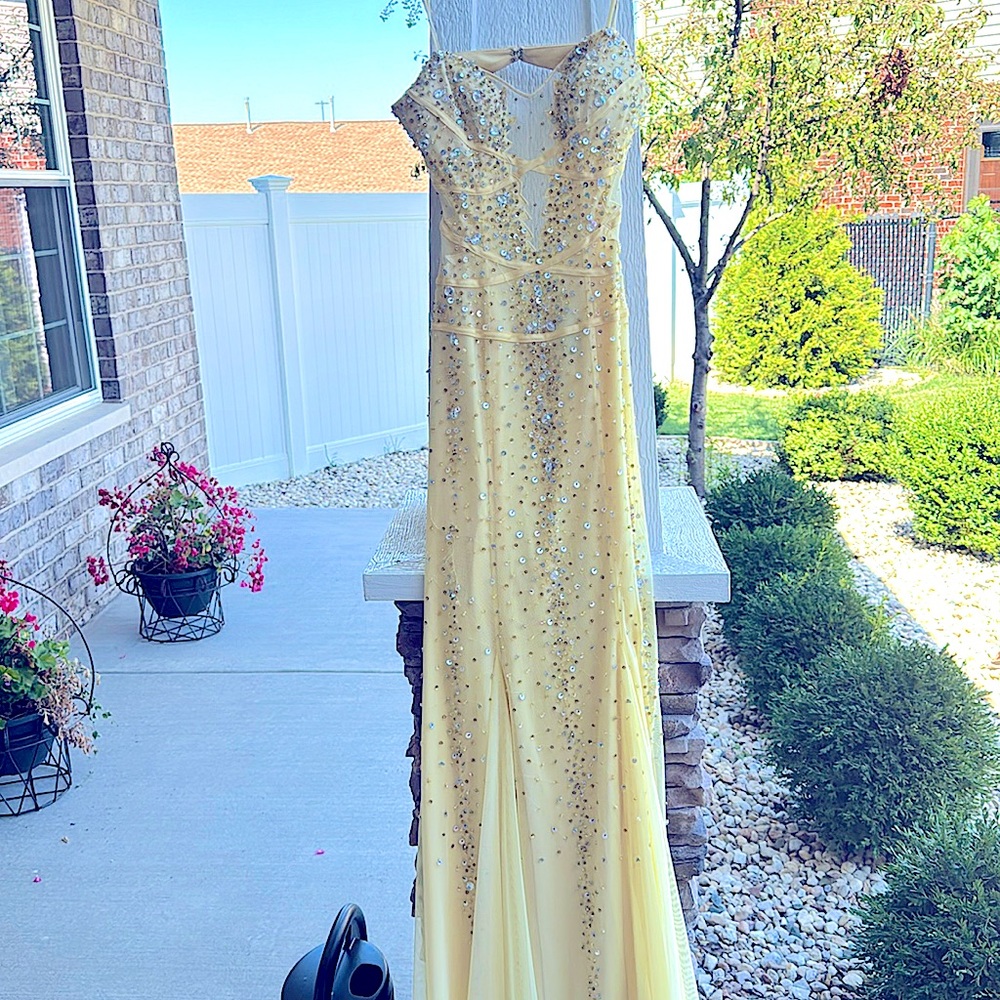 Junior prom dress